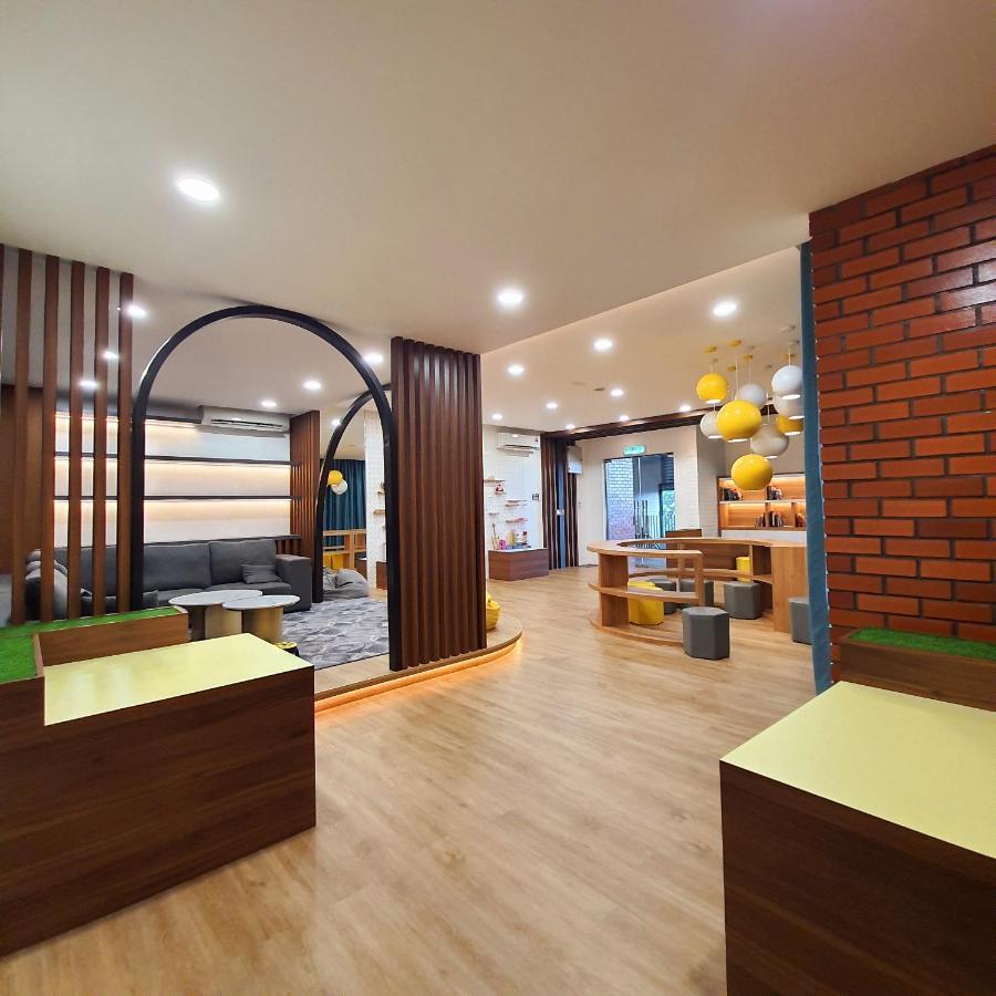 The Glass Homestay Putrajaya Exterior photo